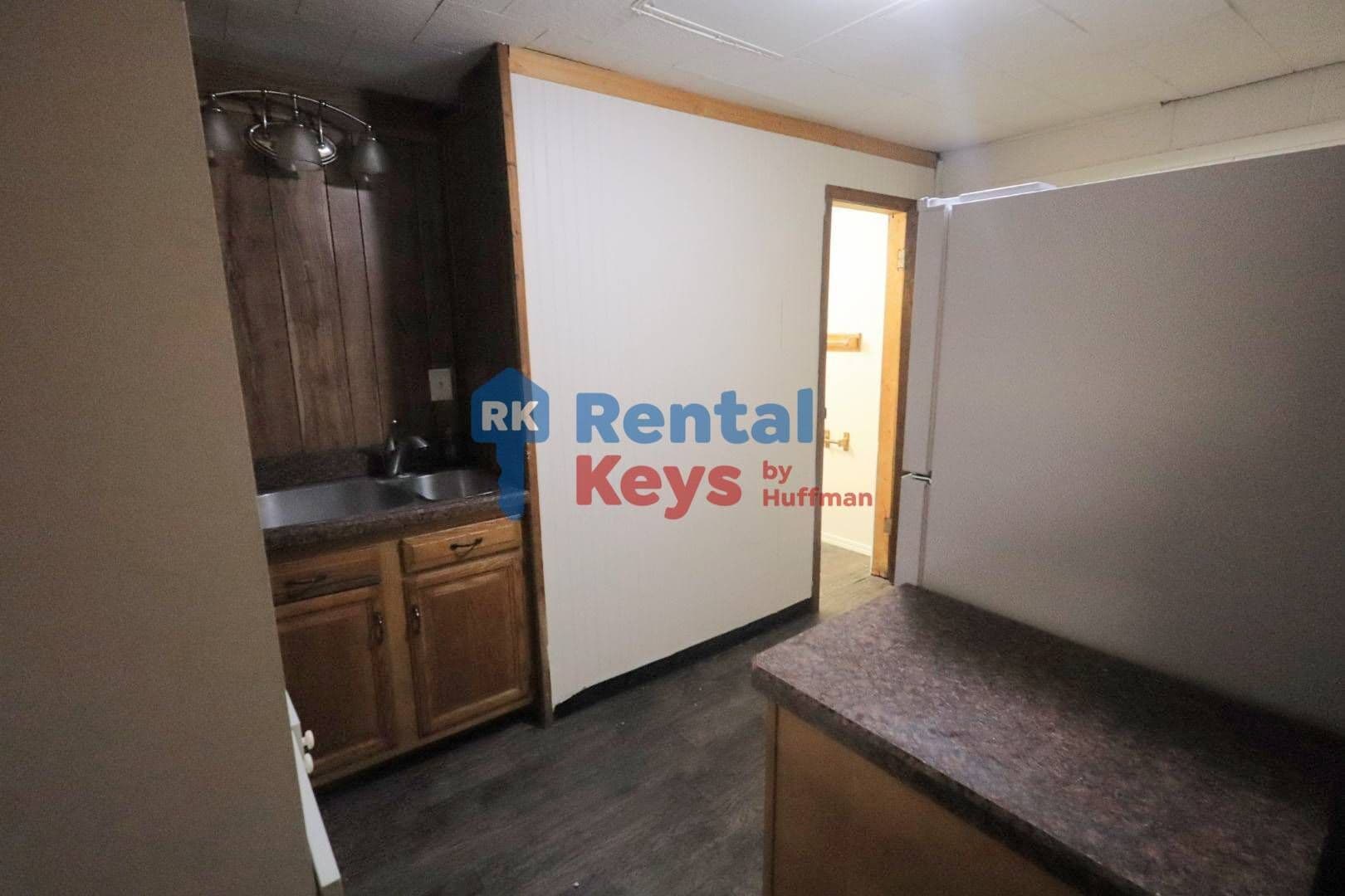 Boonville Apartment: 916 Parkview Drive