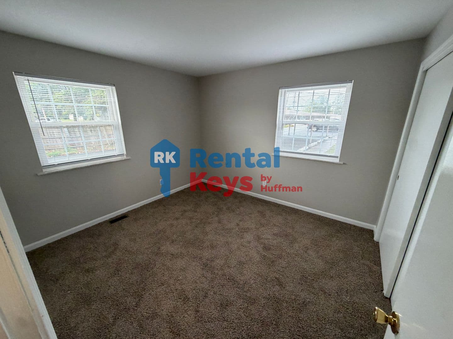 Evansville Apartment: 2807 Ravenswood Drive