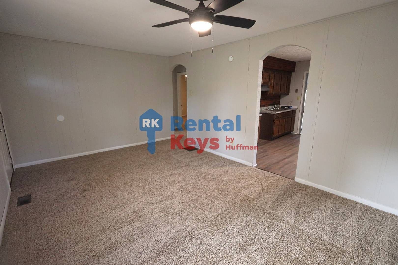 Evansville House: 2707 S Weinbach Avenue