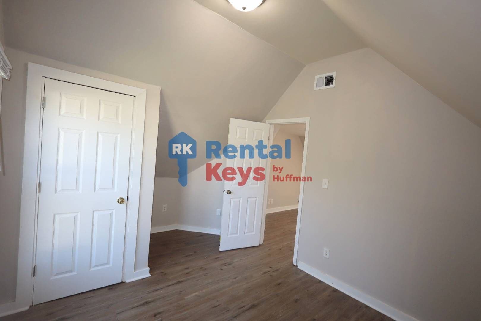 Evansville Apartment: 409 East Franklin Street