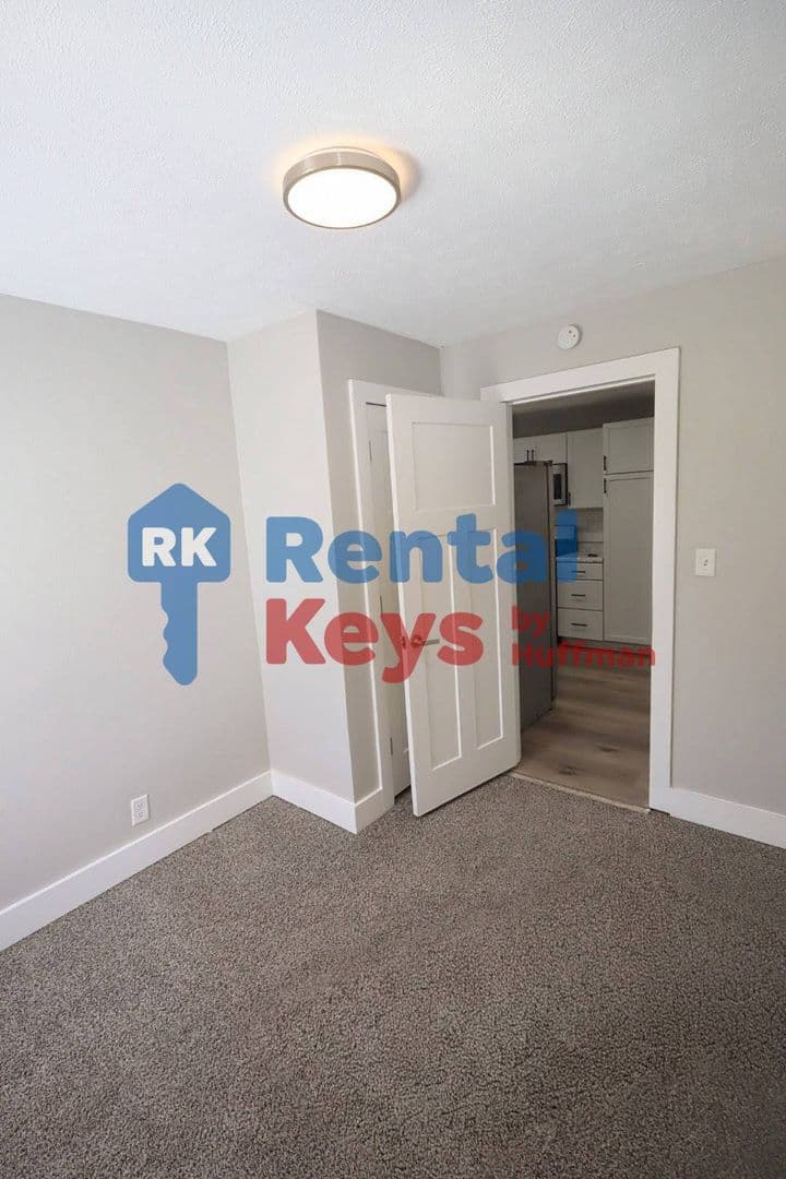 Evansville House: 1705 N Boeke Road