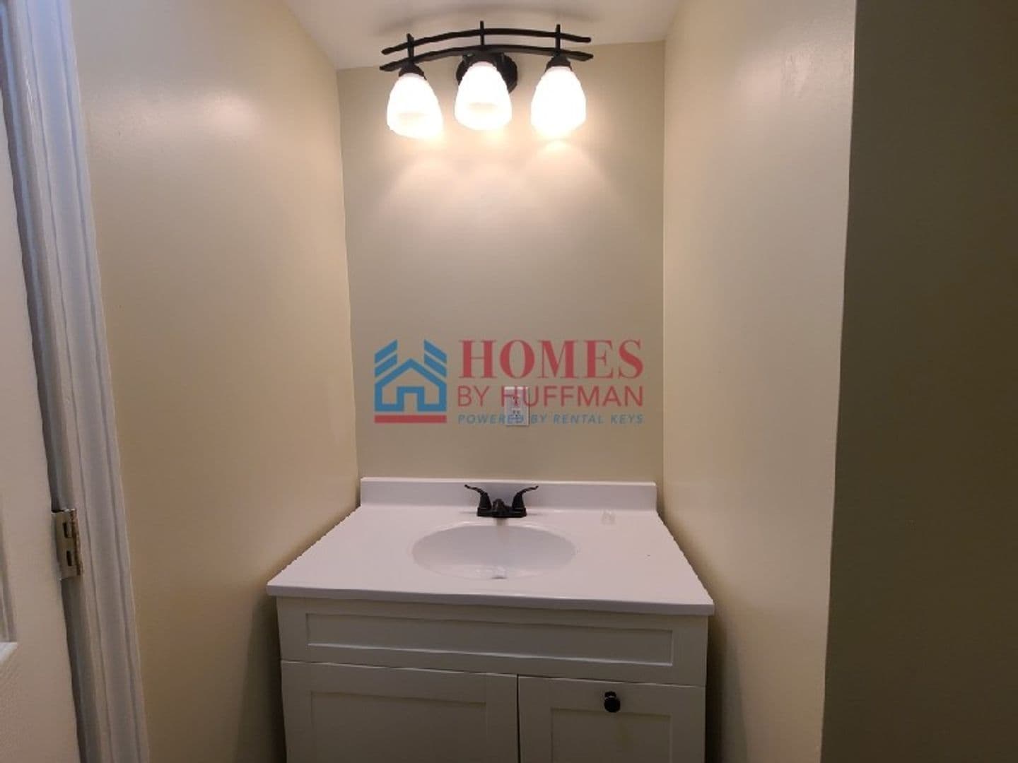 Evansville Apartment: 423 Jefferson Avenue