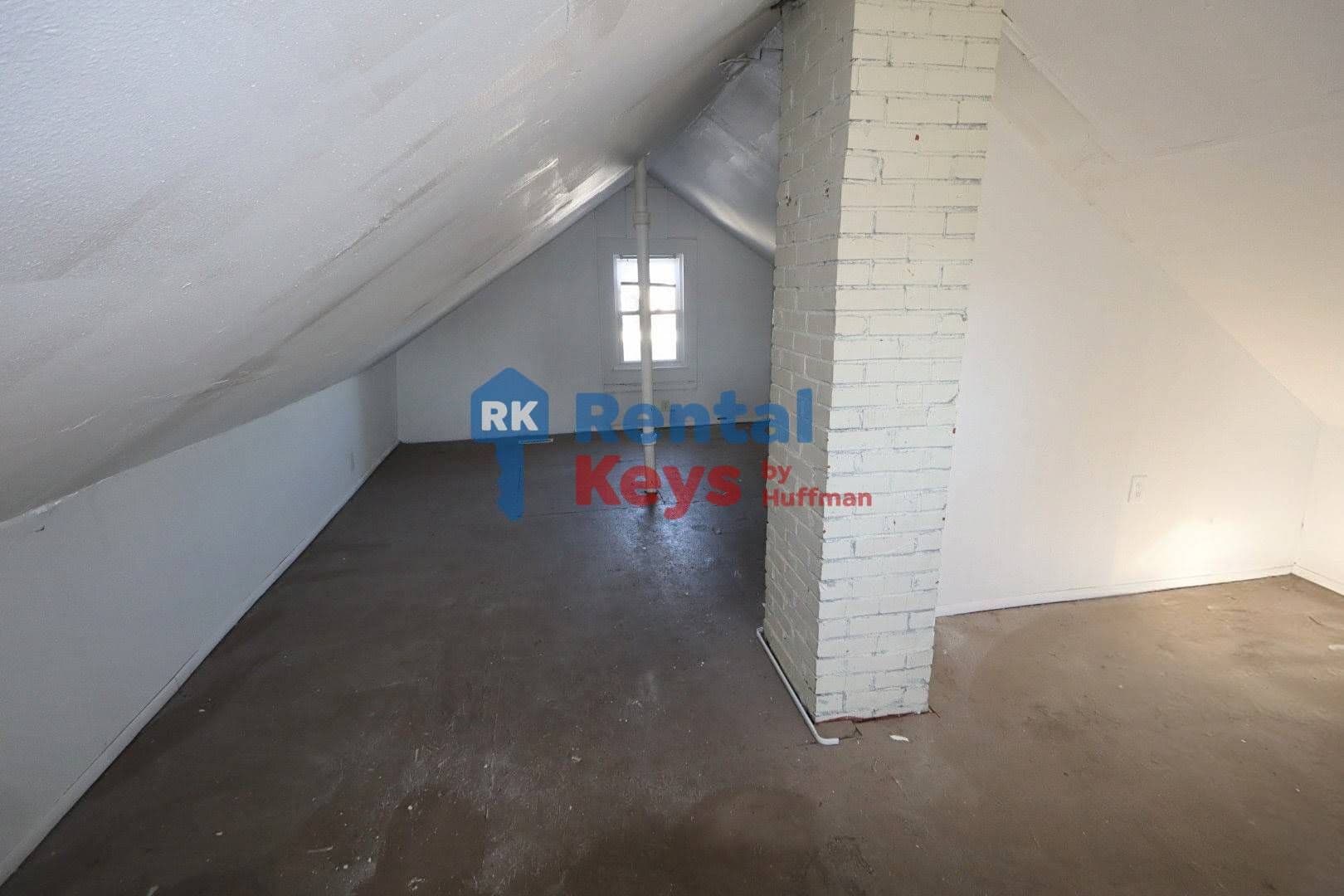 Evansville House: 1204 East Maryland Street