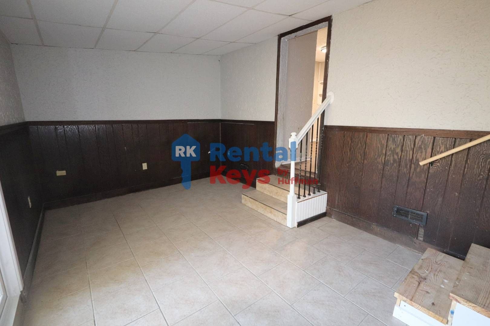 Evansville House: 2707 S Weinbach Avenue