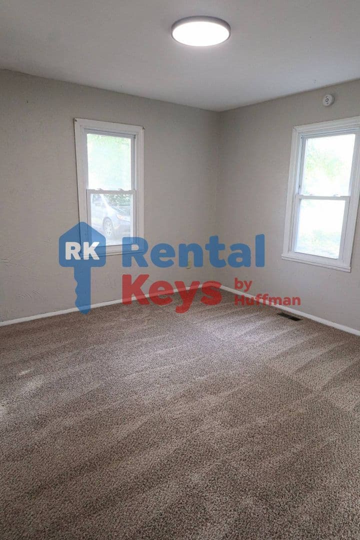 Evansville House: 2707 S Weinbach Avenue