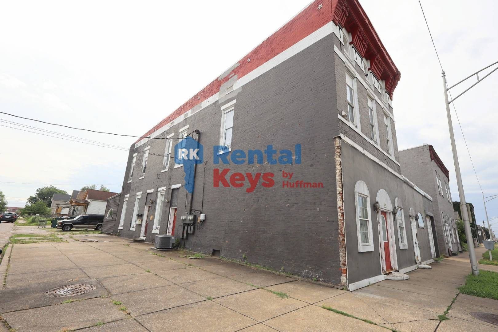 Evansville Apartment: 621 North Fulton Avenue