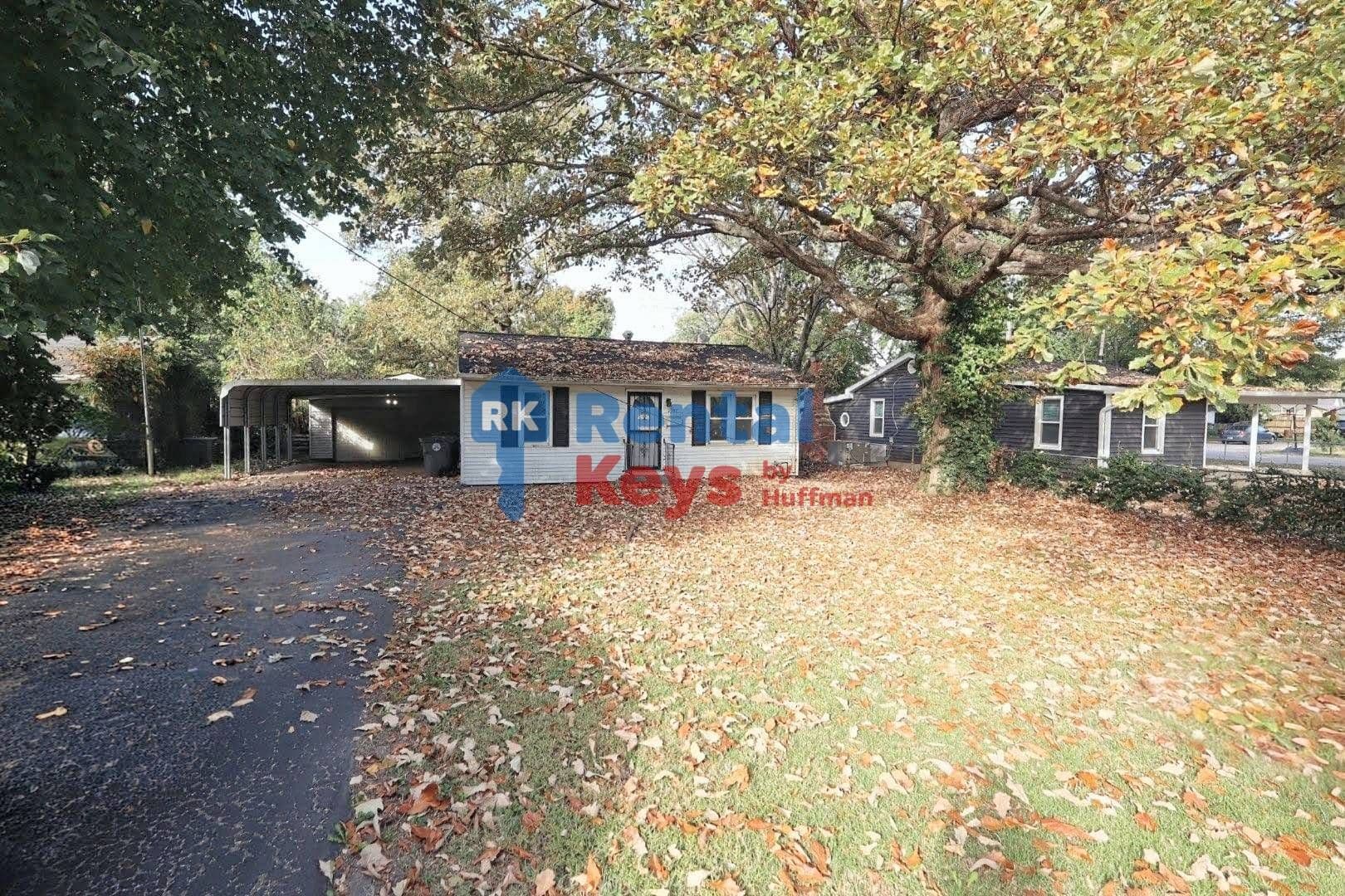 Evansville House: 2707 S Weinbach Avenue