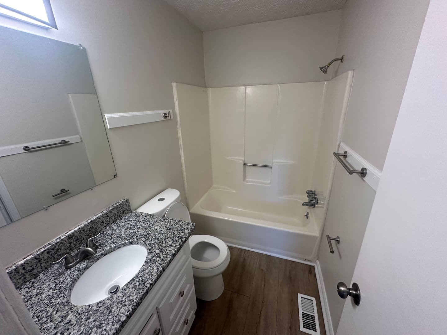 Winder Apartment: Williams Court