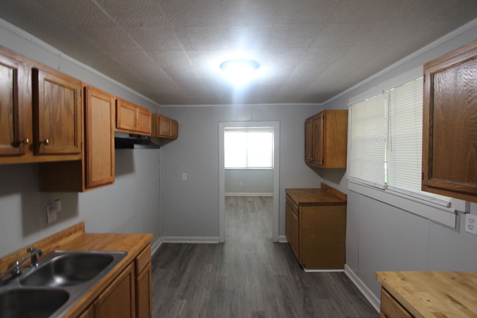 Birmingham House: 1433 Rayfield Drive
