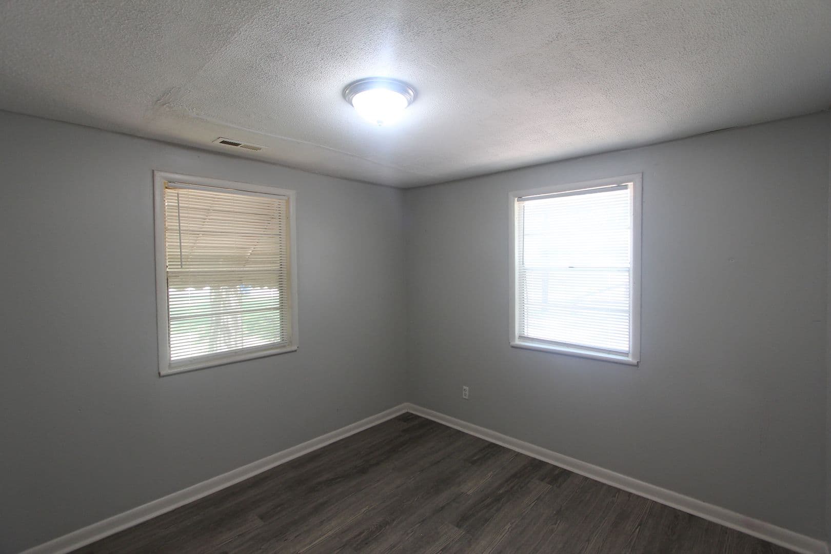 Birmingham House: 1433 Rayfield Drive