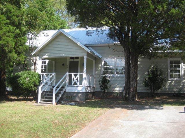 Birmingham House: 2101-B 3rd Place South