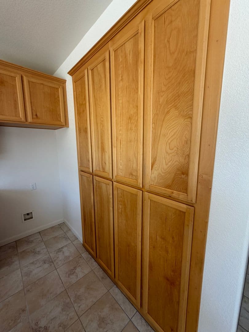 Merced House: 702 Chandon Drive