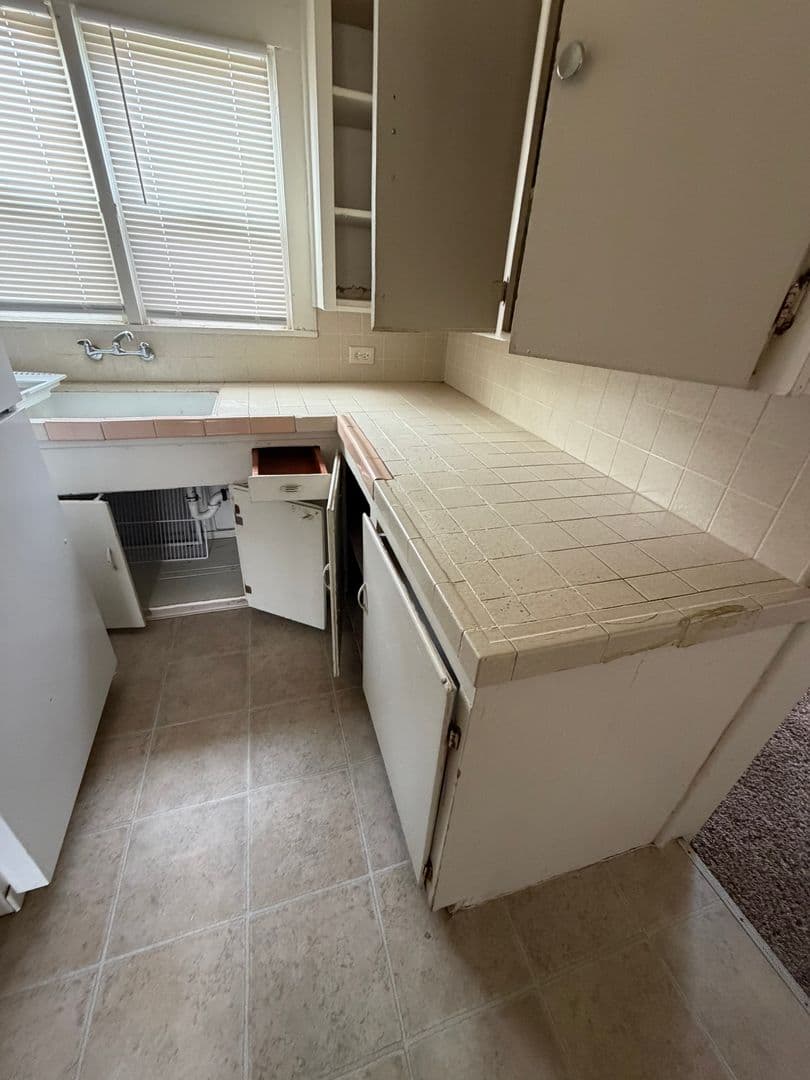 Merced Apartment: 243 W.18th St # 1-12