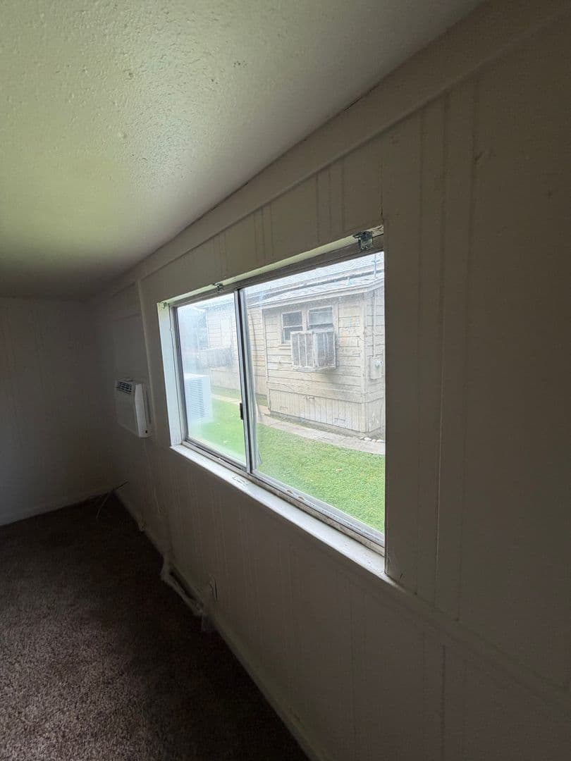 Merced Apartment: 243 W.18th St # 1-12