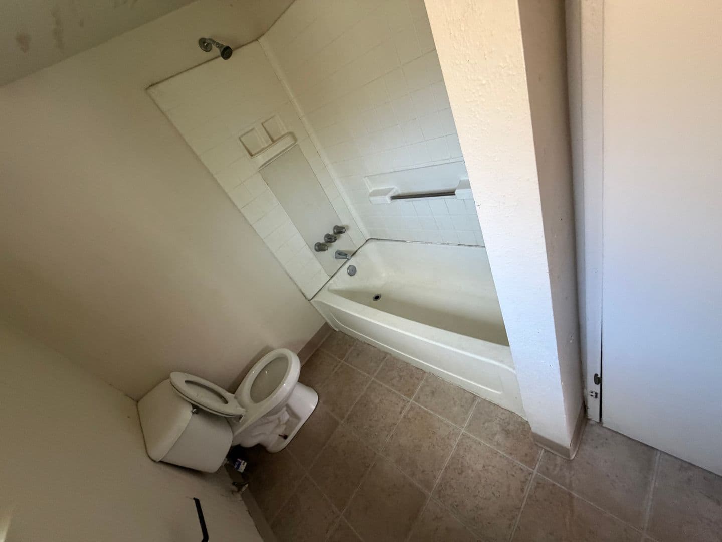 Merced Apartment: 243 W.18th St # 1-12
