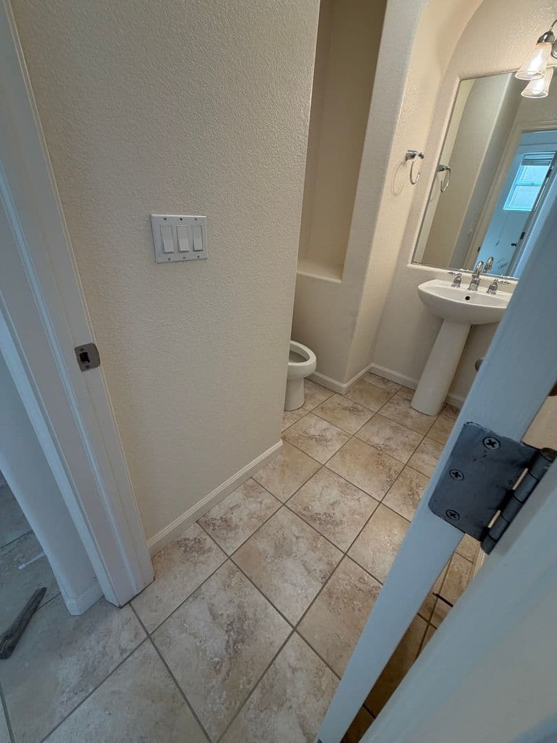 Merced House: 702 Chandon Drive