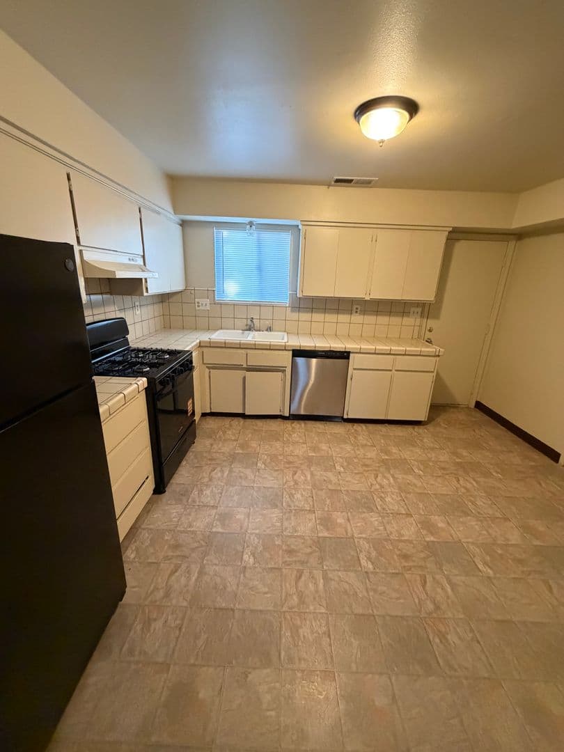 Merced Apartment: 155-161 W. 19th Street