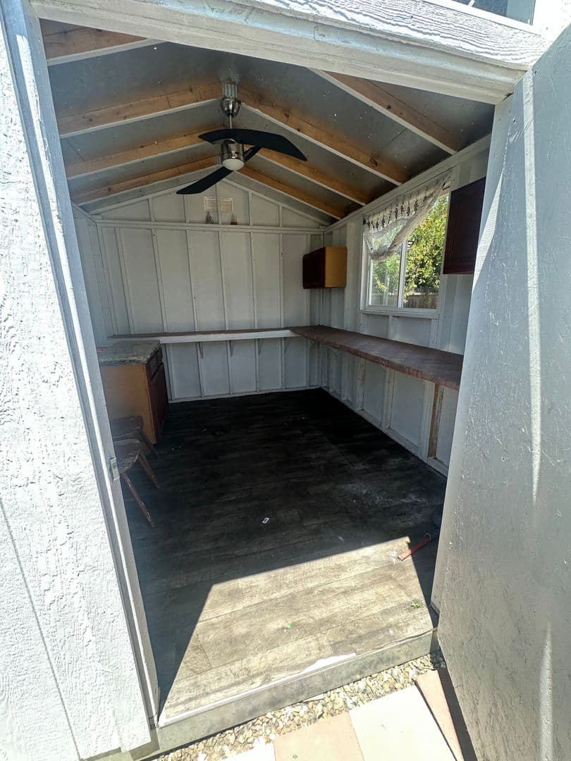 Merced House: 909 E Olive Ave.