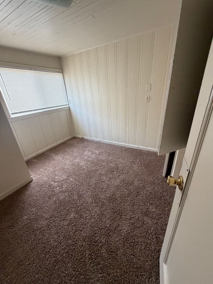 Merced Apartment: 243 W.18th St # 1-12