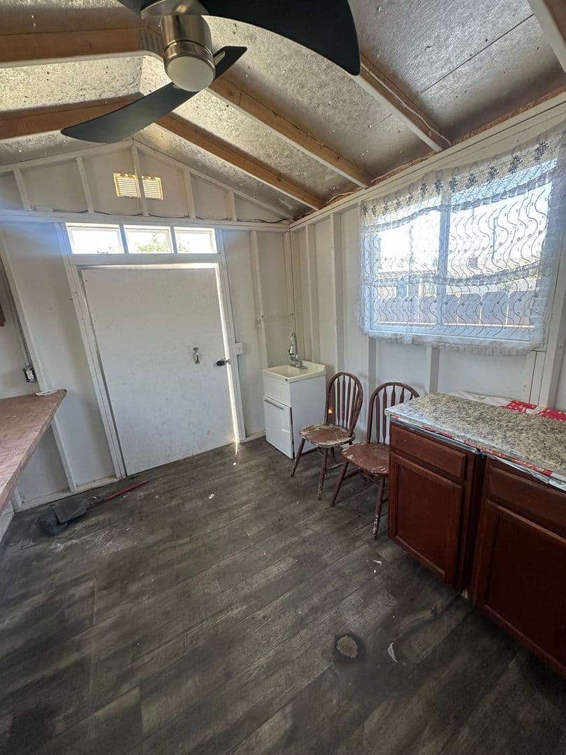Merced House: 909 E Olive Ave.