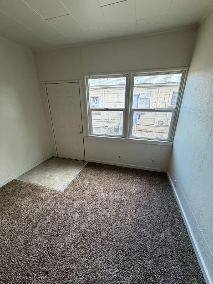 Merced Apartment: 243 W.18th St # 1-12