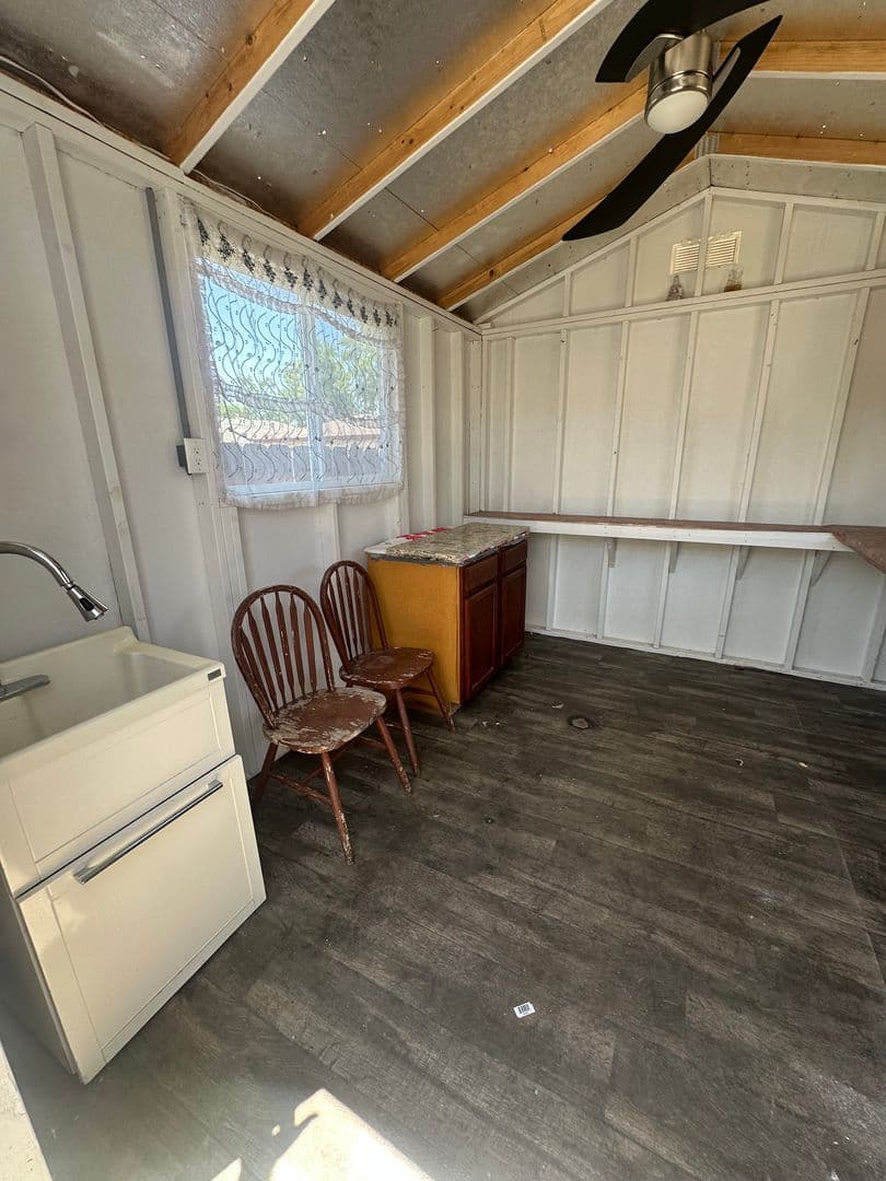 Merced House: 909 E Olive Ave.
