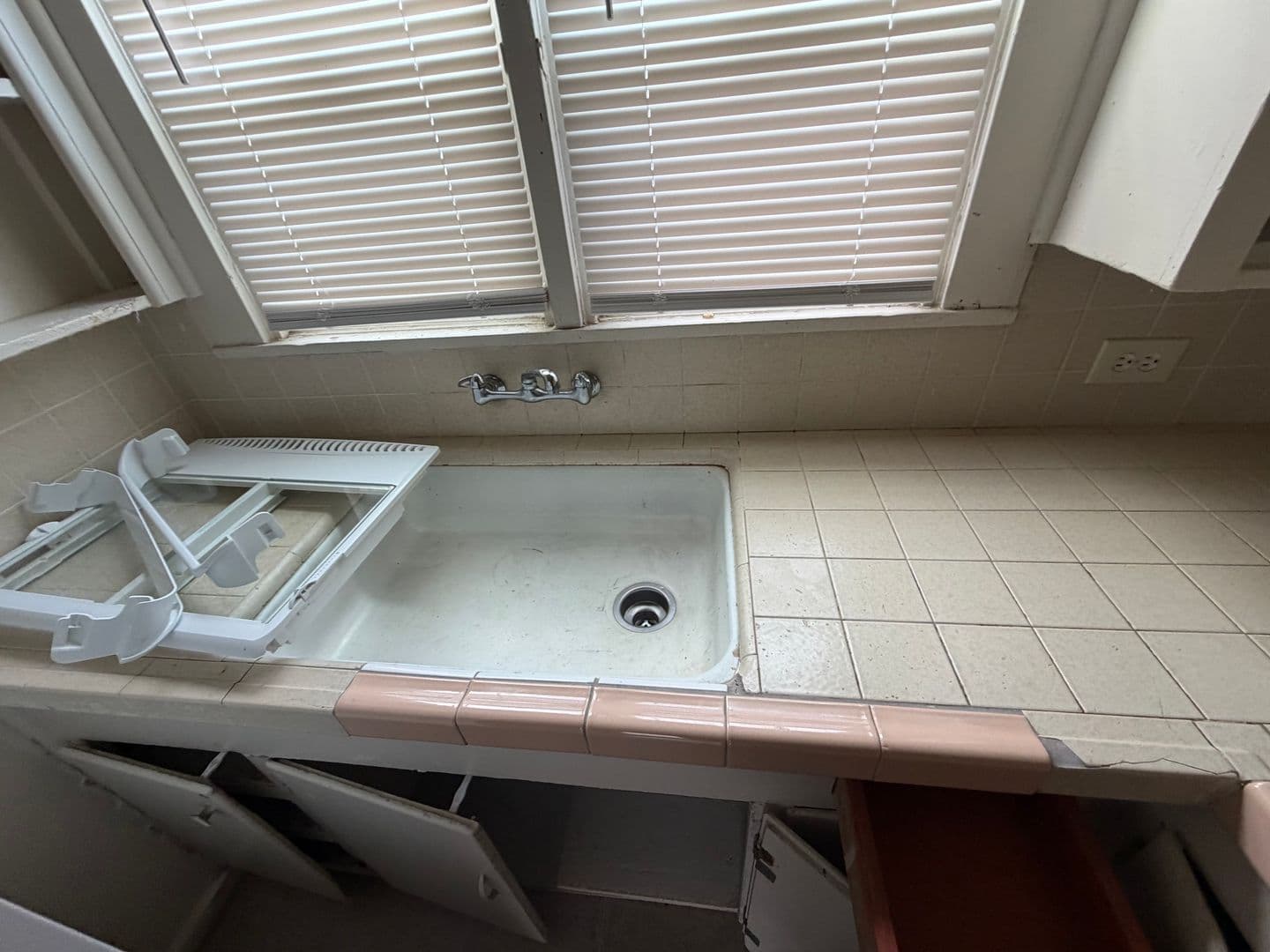 Merced Apartment: 243 W.18th St # 1-12