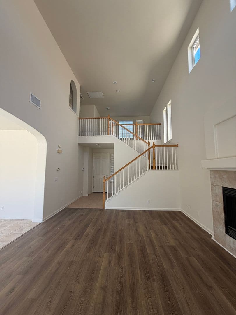 Merced House: 702 Chandon Drive