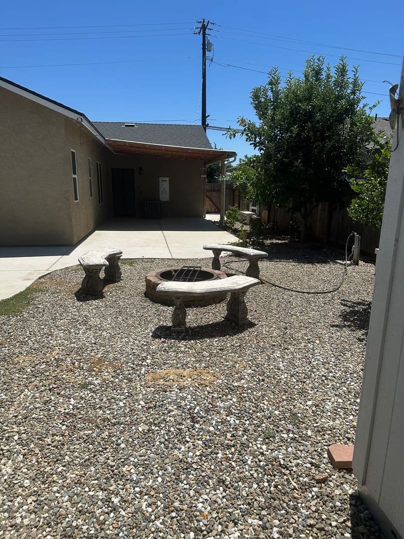 Merced House: 909 E Olive Ave.