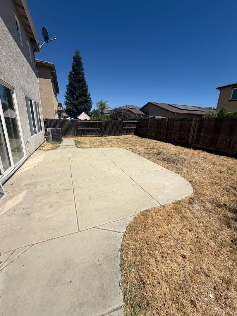 Merced House: 702 Chandon Drive