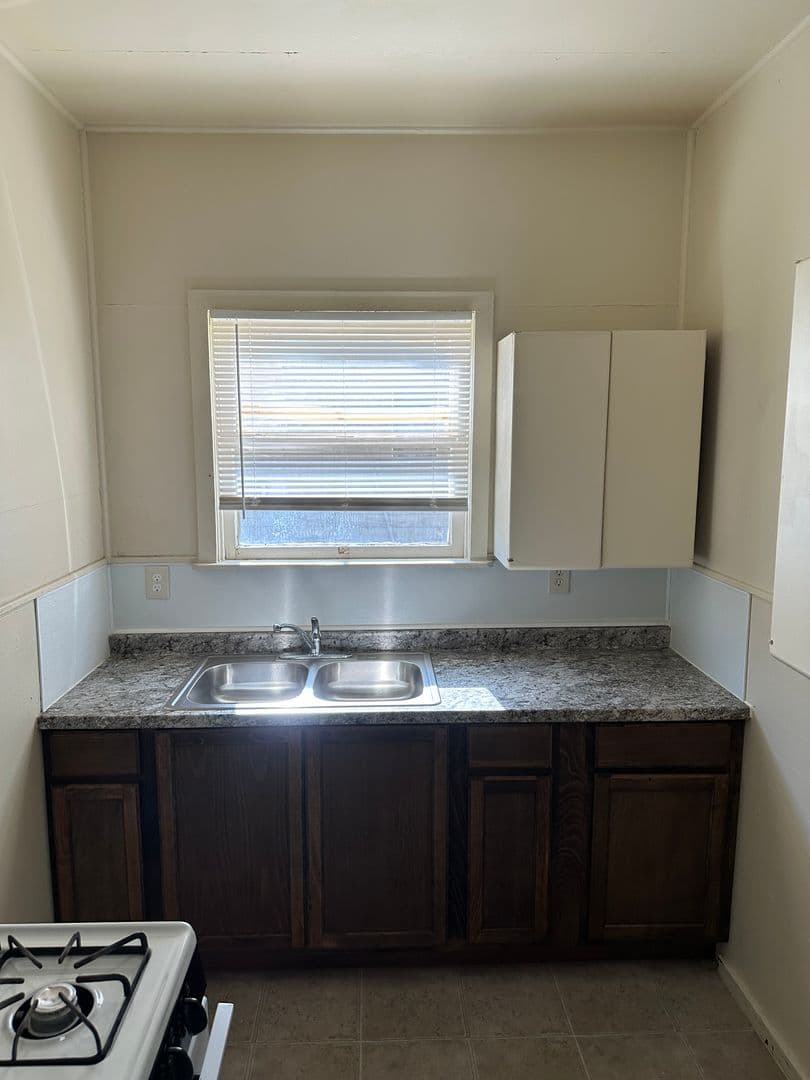 Merced Apartment: 243 W.18th St # 1-12