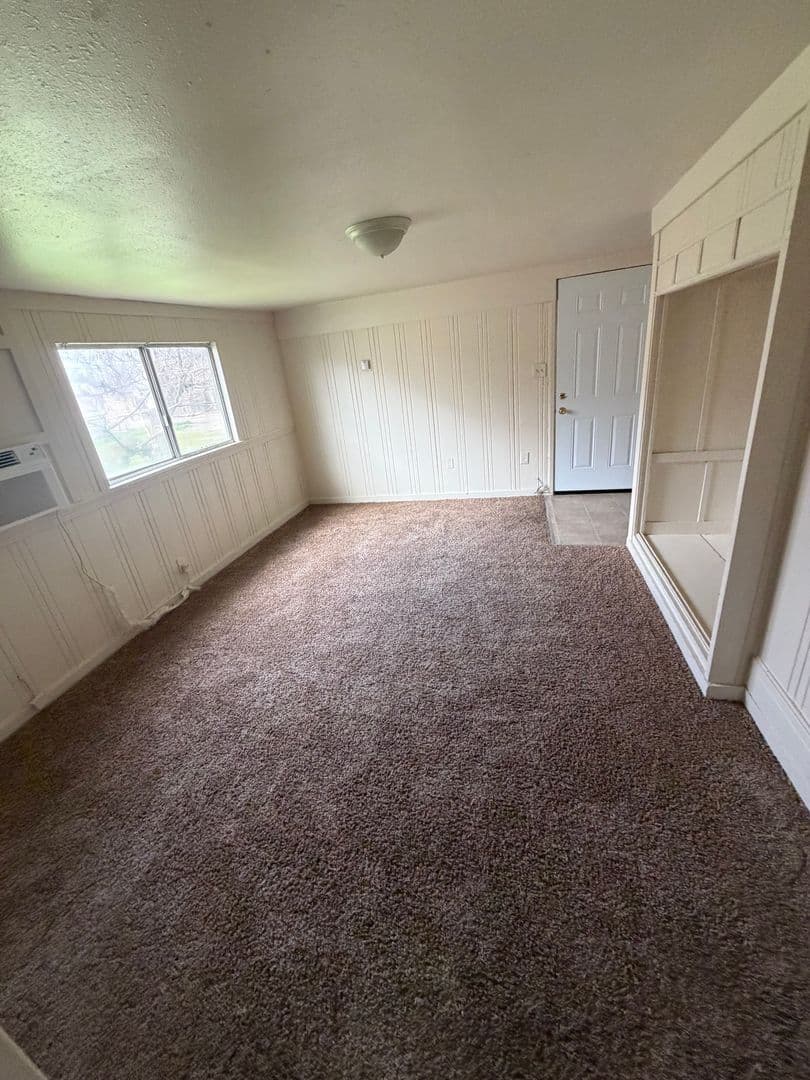 Merced Apartment: 243 W.18th St # 1-12