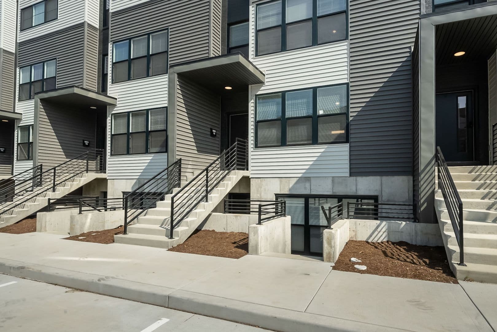 Saint Louis Townhome: 2154-2186 Forest Avenue