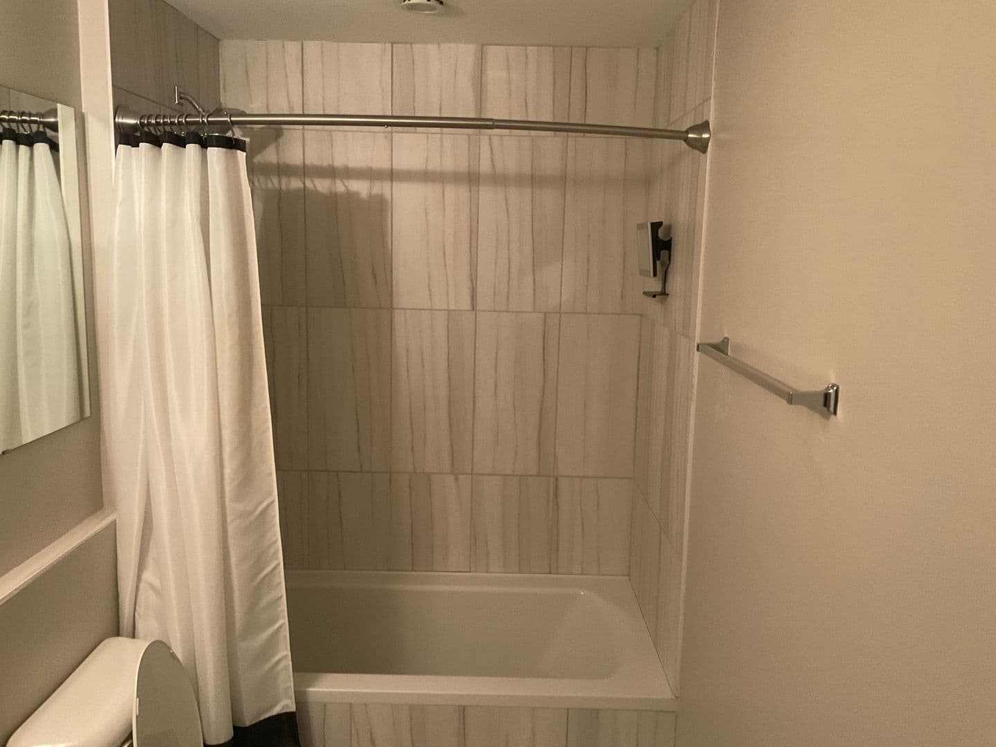 Saint Louis Apartment: 1917 Rutger Street