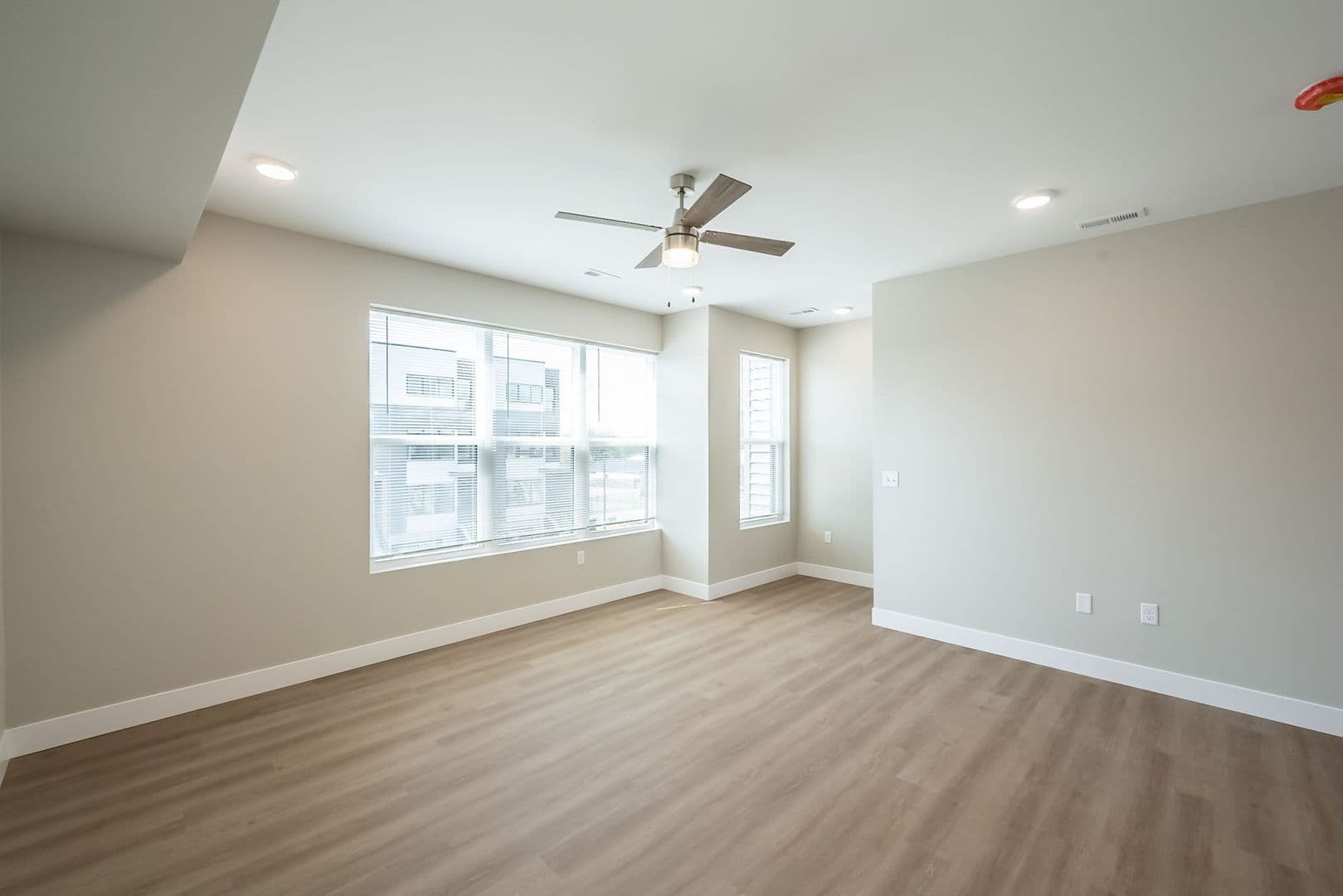 Saint Louis Townhome: 2154-2186 Forest Avenue