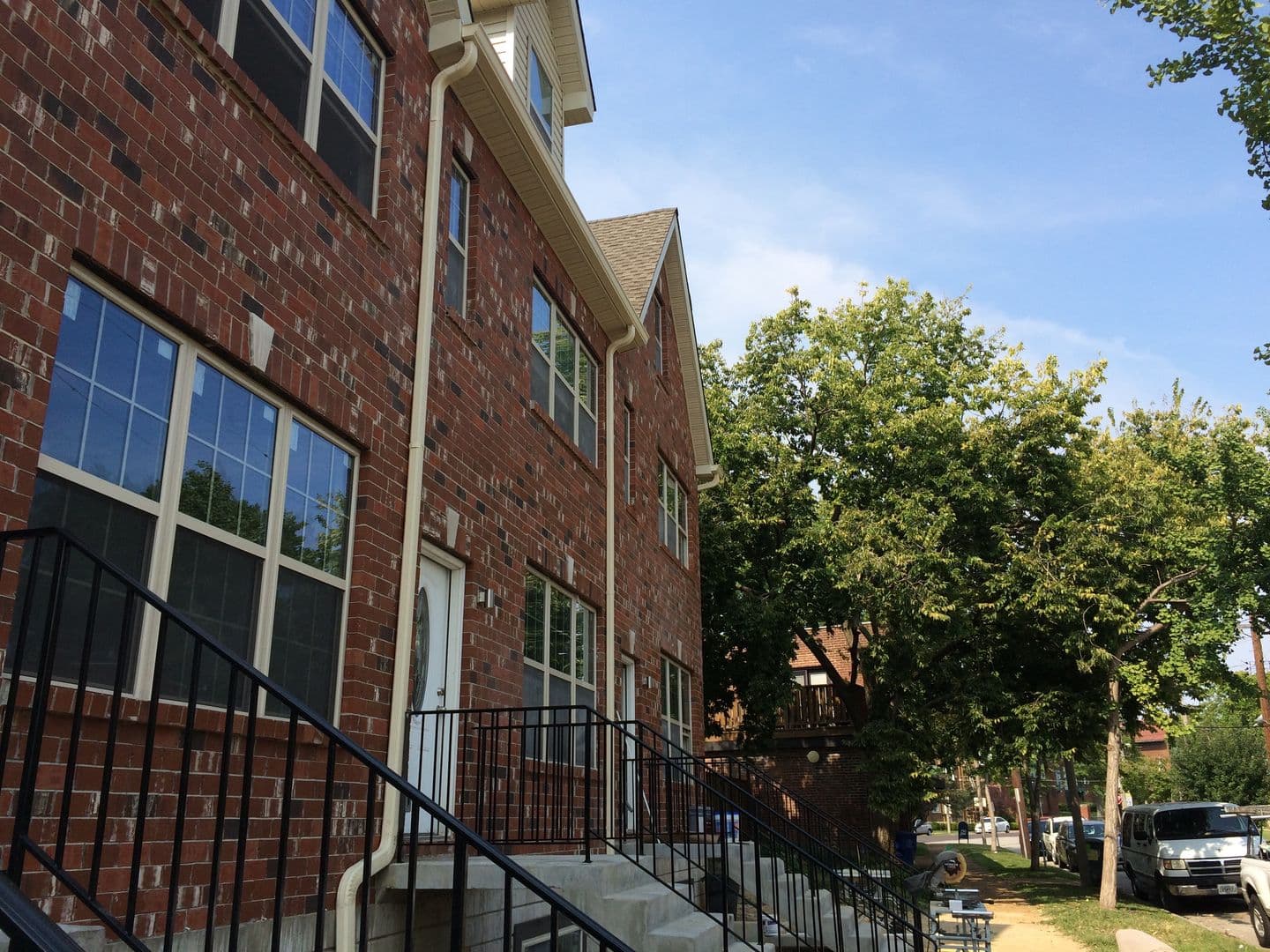 Saint Louis Townhome: 6635-6645 Clayton/6650-6668 Berthold Ave