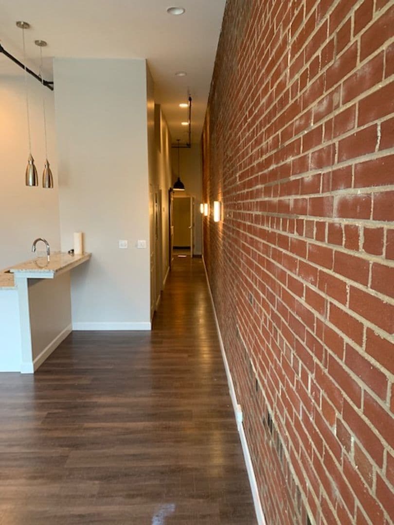 Saint Louis Apartment: 1917 Rutger Street