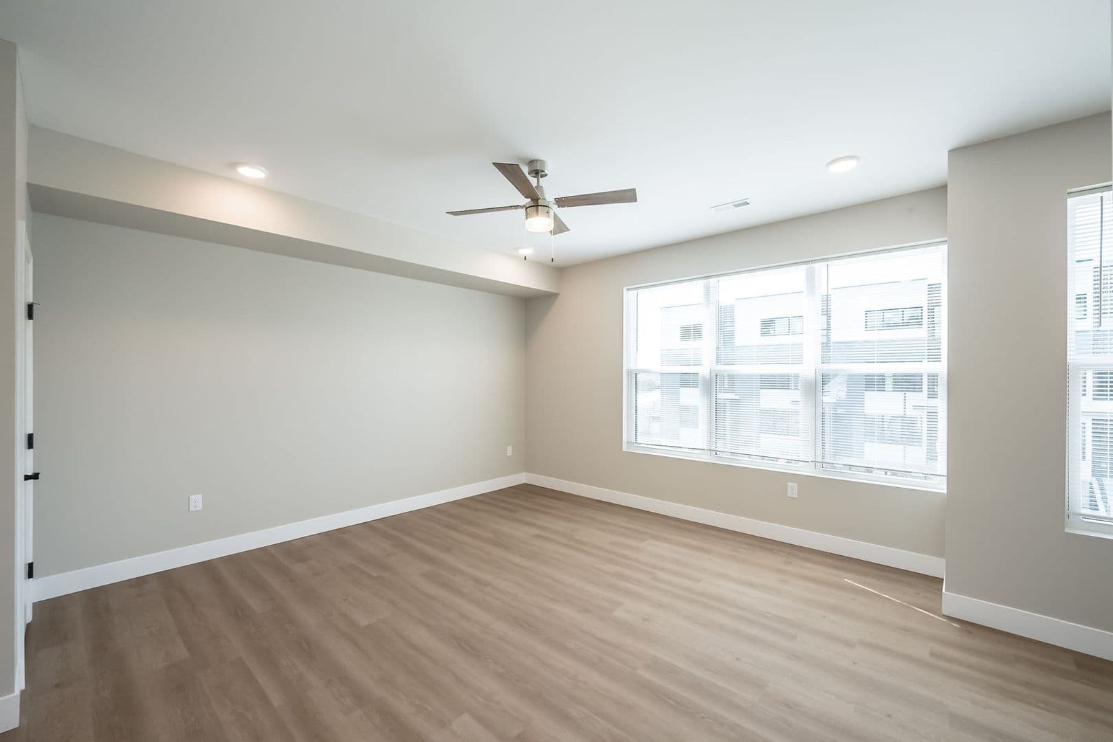 Saint Louis Townhome: 2154-2186 Forest Avenue