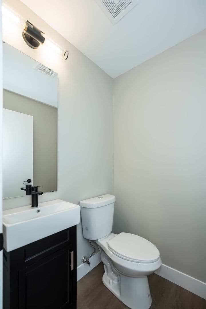 Saint Louis Townhome: 2154-2186 Forest Avenue