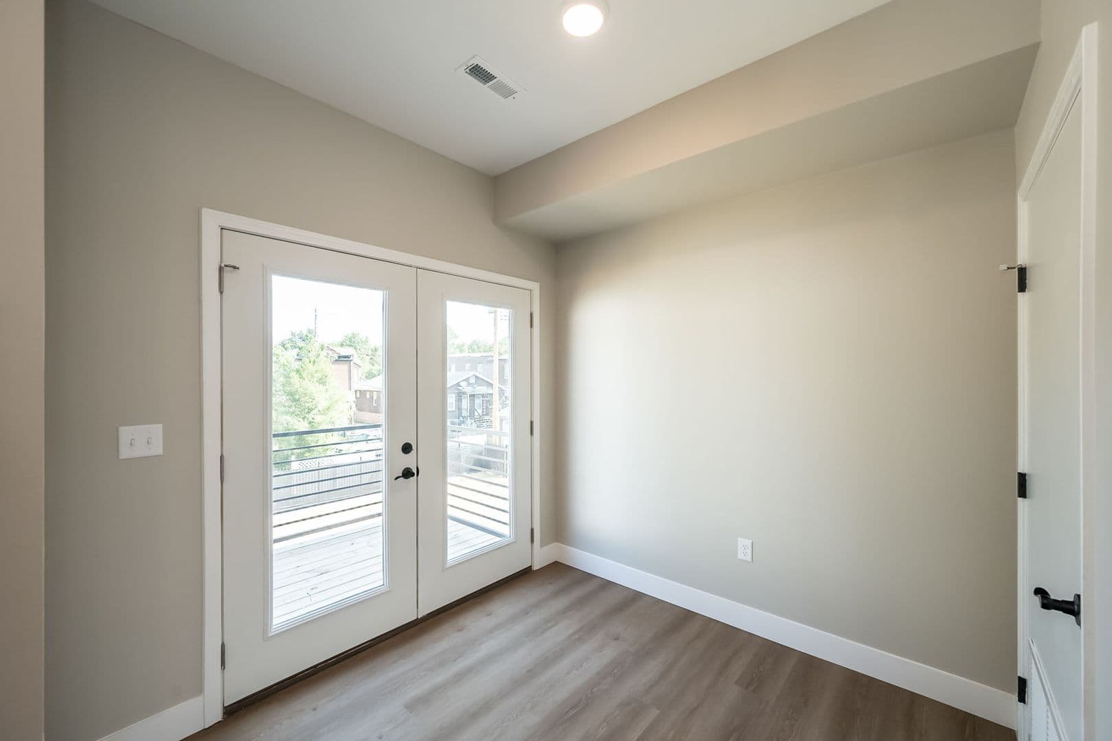 Saint Louis Townhome: 2154-2186 Forest Avenue
