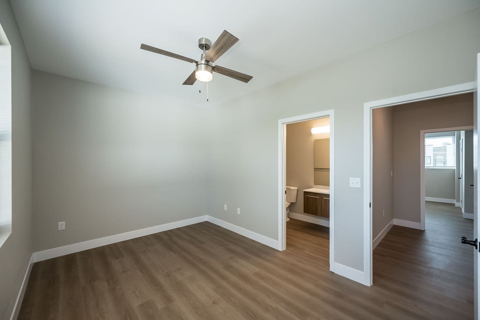 Saint Louis Townhome: 2154-2186 Forest Avenue