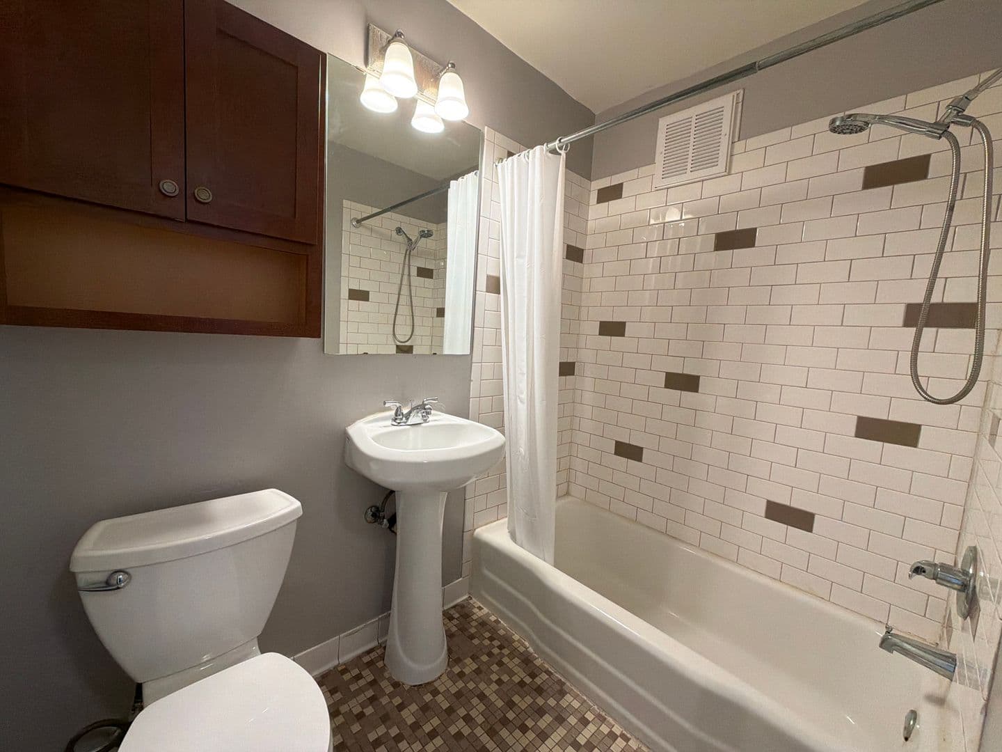 Minneapolis Apartment: 4035 Bloomington Ave So.