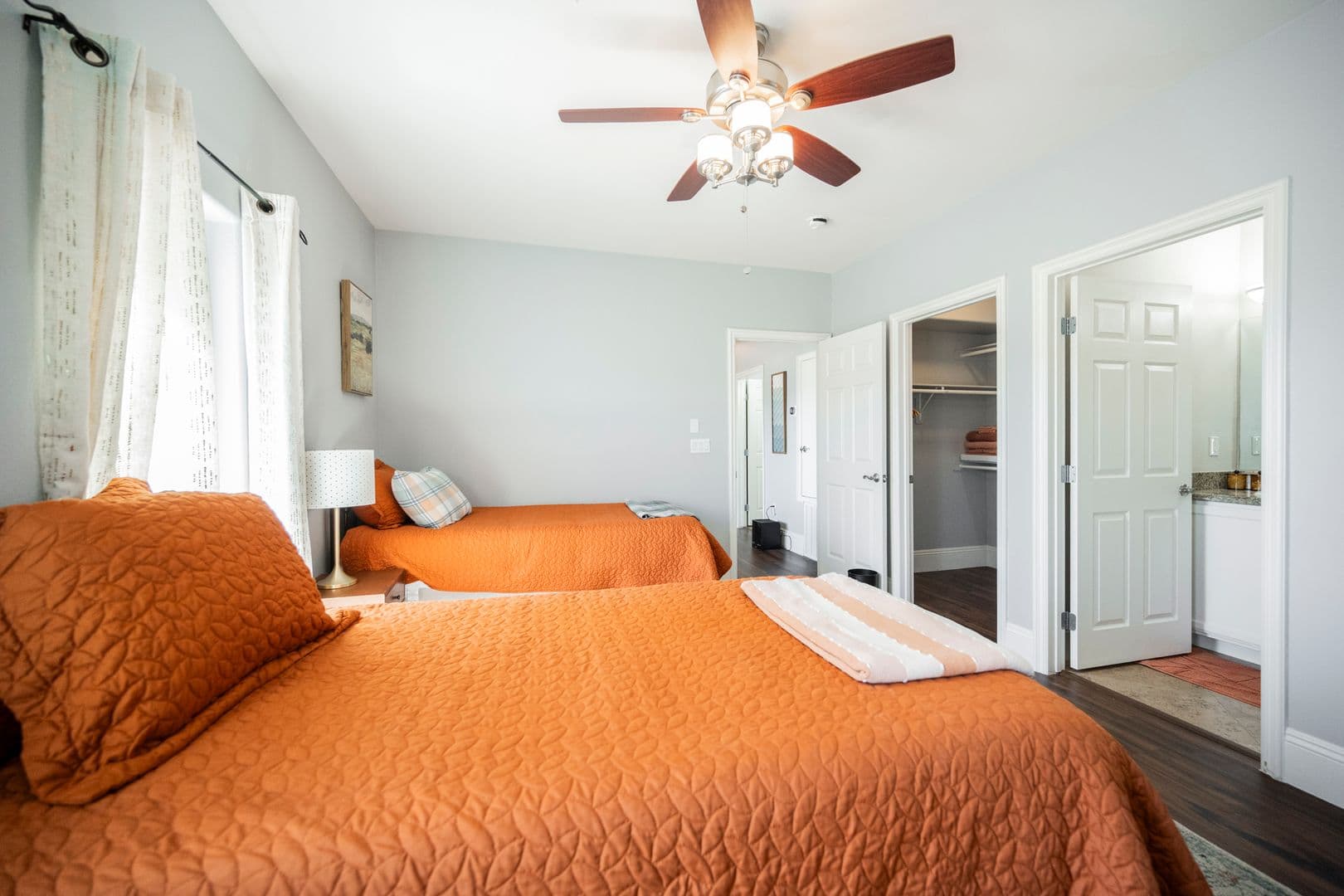 Henderson Townhome: 49 Strada Principale
