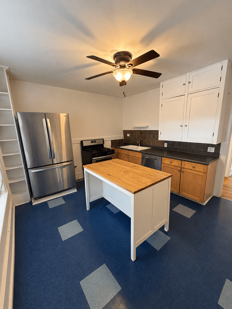 Minneapolis Apartment: 515 5th Ave. SE