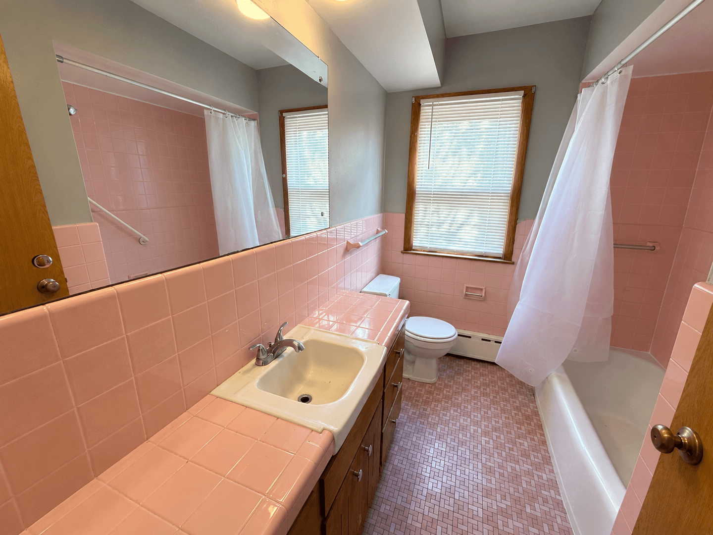 Minneapolis Apartment: 5523 Washburn Ave So.