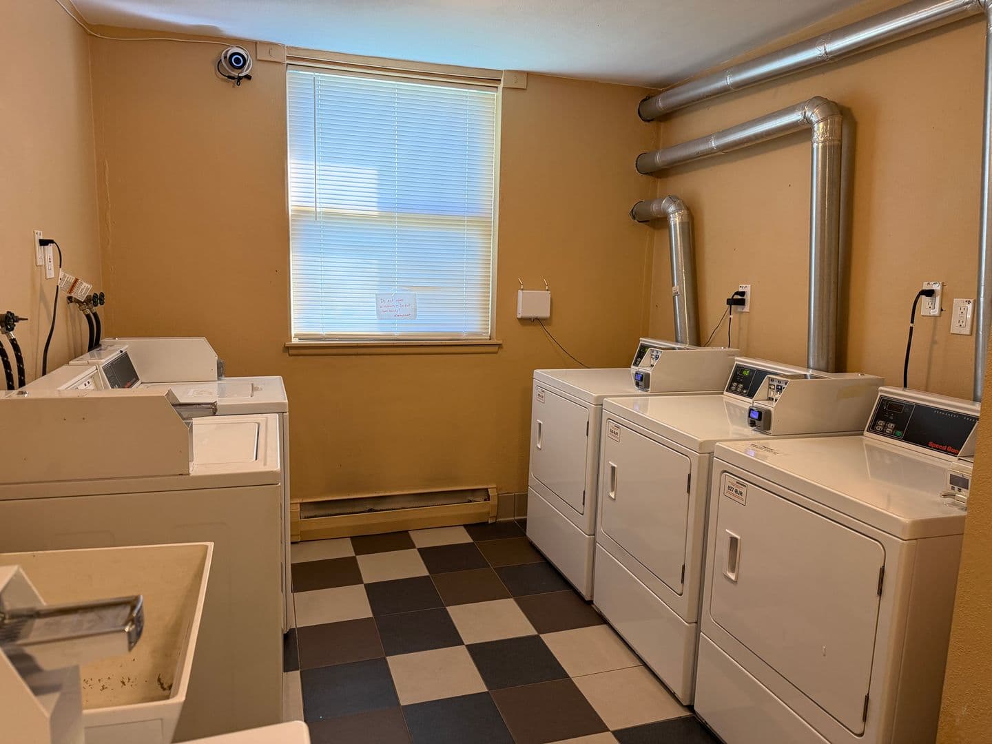 Minneapolis Apartment: 4035 Bloomington Ave So.