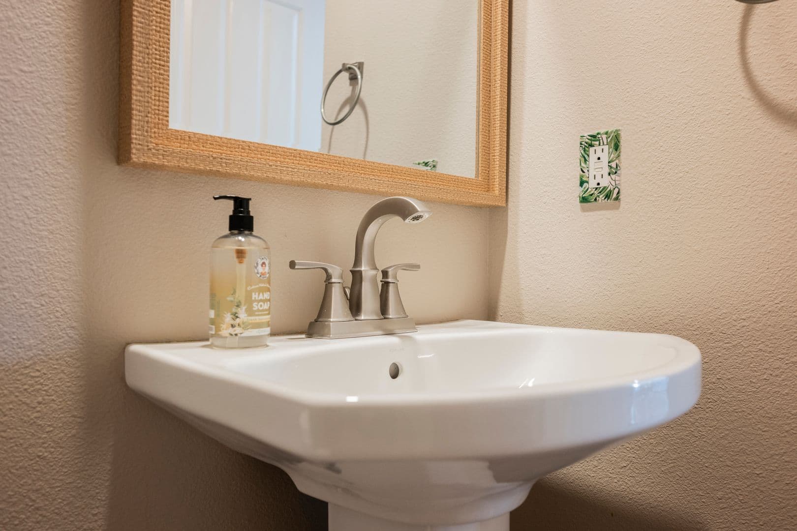 Henderson Townhome: 49 Strada Principale
