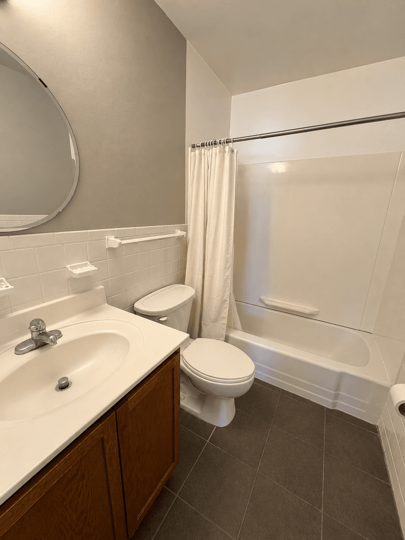 Minneapolis Apartment: 3900 Minnehaha Ave So.