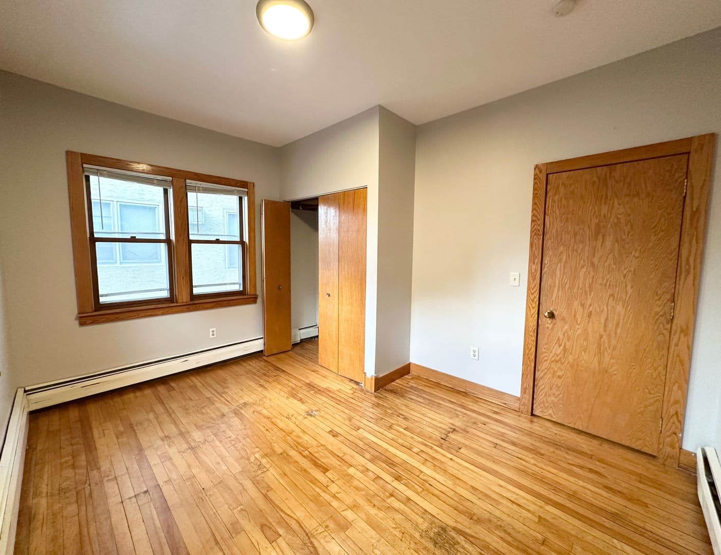 Minneapolis Apartment: 2514 Emerson Ave S.