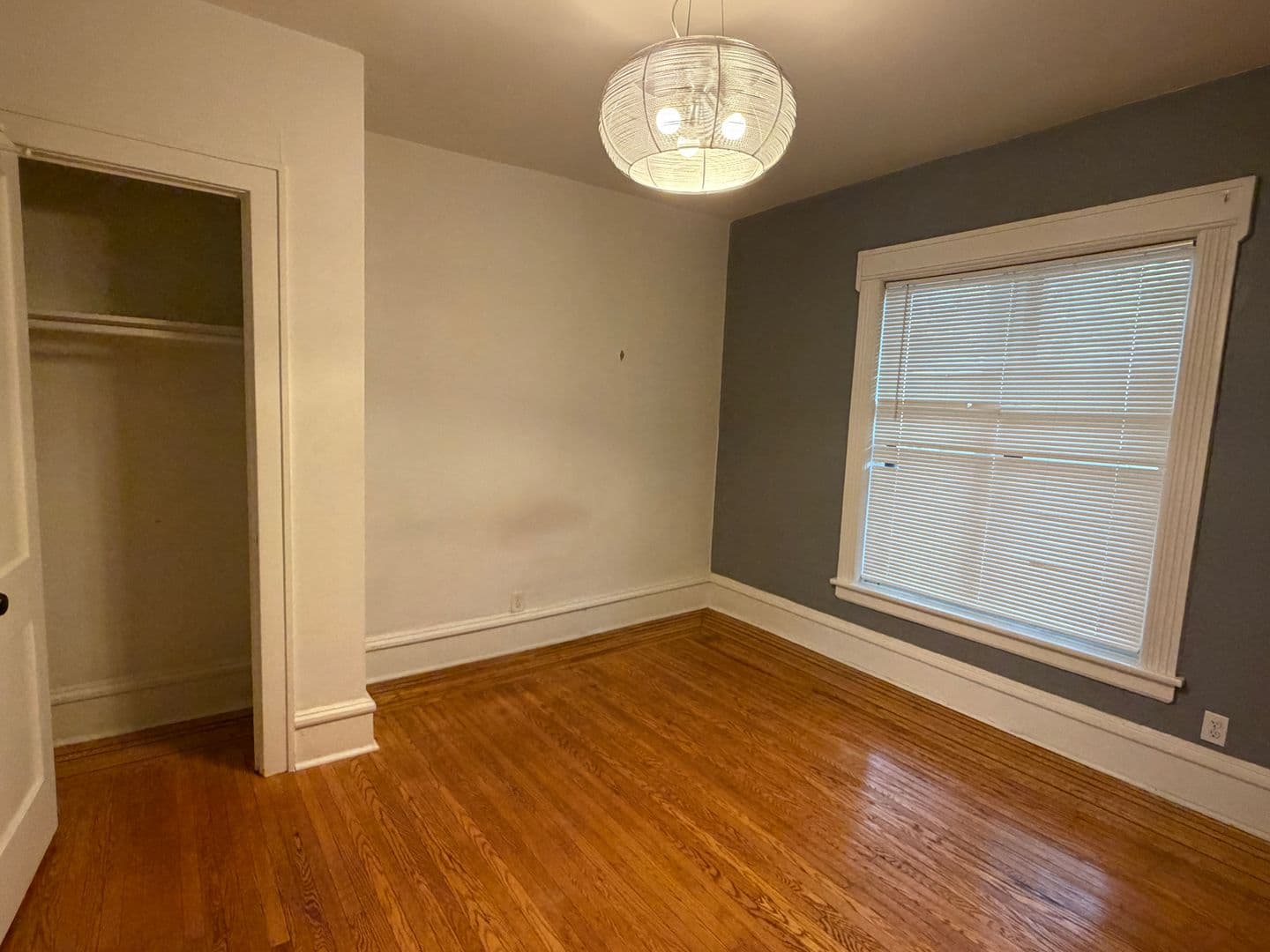 Minneapolis Apartment: 515 5th Ave. SE